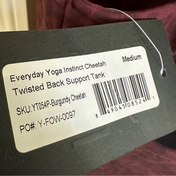NWT Everyday Yoga size Medium Crossback Tank Top Burgundy Cheetah Print New - Picture 3 of 4